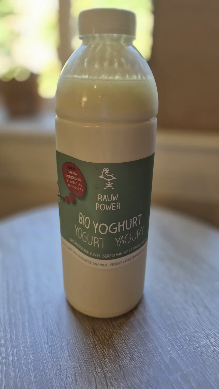 Biologische rauwe yoghurt voorkant